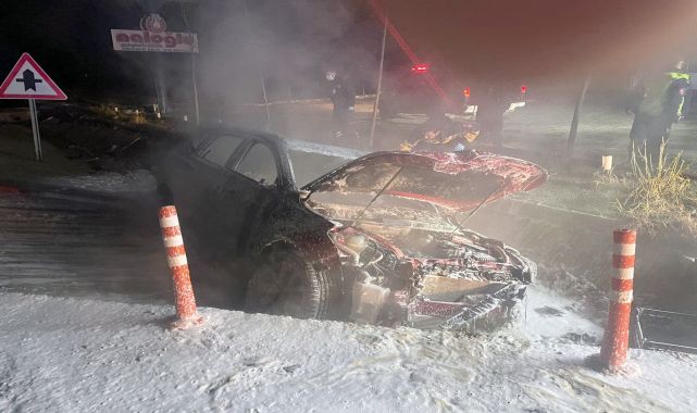 Tekirdağ'da takla atıp alev alan otomobilin sürücüsü öldü