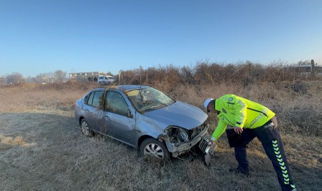 Tekirdağ'da takla atıp tarlaya savrulan otomobilin sürücüsü yaralandı