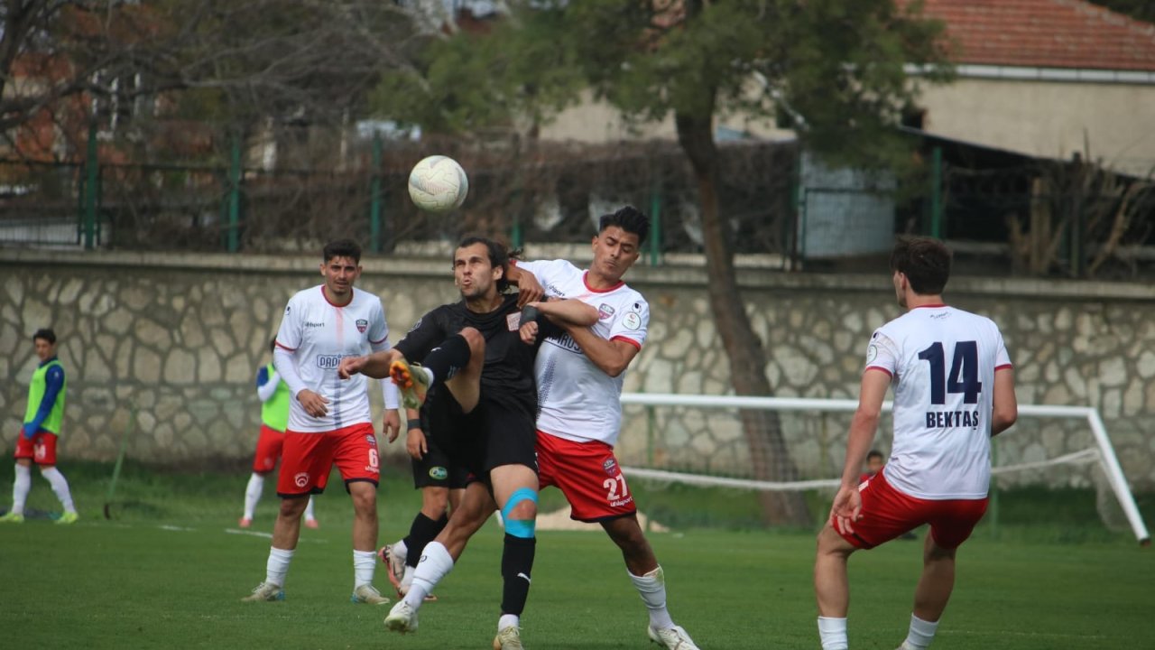 1923 Mustafakemalpaşaspor - Ayvalıkgücü Belediyespor: 1-1