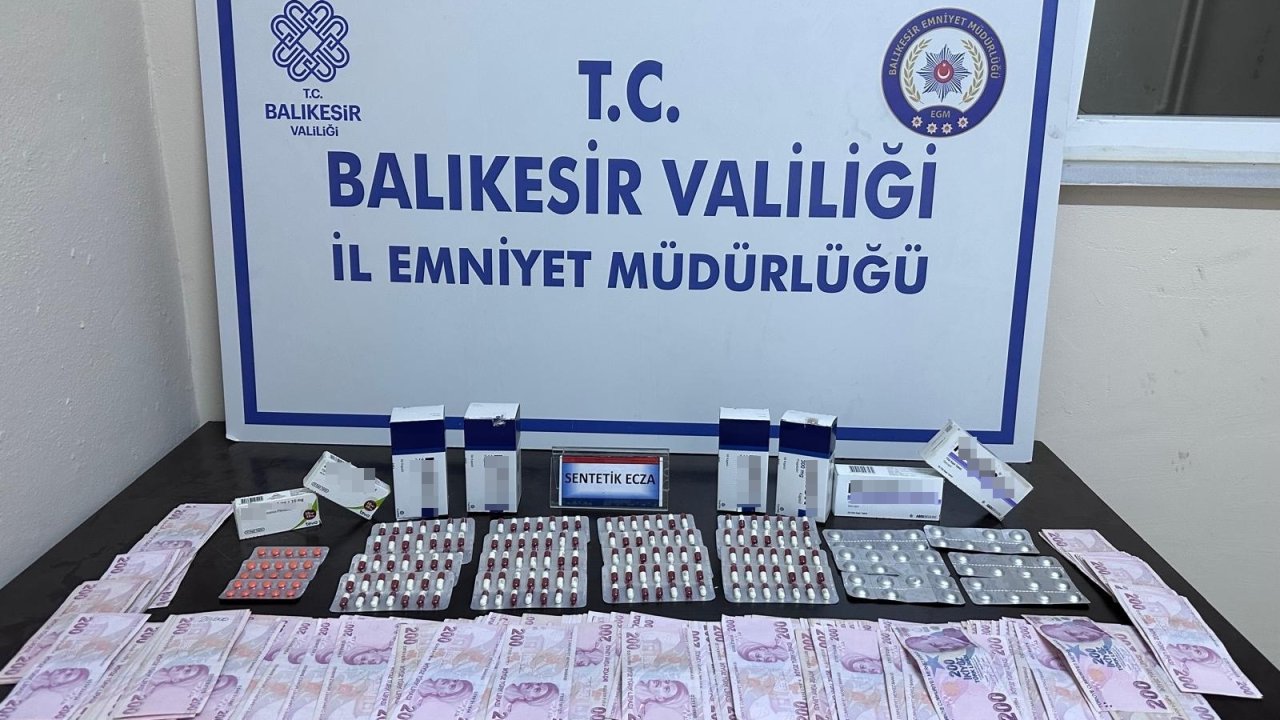 Balıkesir'de 224 adet sentetik ecza hapla yakalanan şüpheli gözaltına alındı