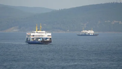 Bozcaada feribot seferleri olumsuz hava şartları nedeniyle iptal edildi