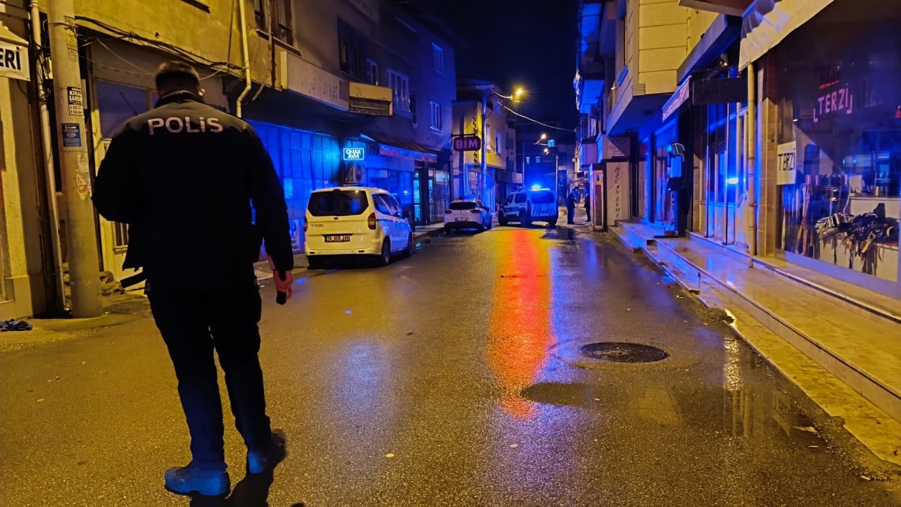 Bursa'da bıçaklı kavga; yabancı uyruklu 3 kişi yaralandı