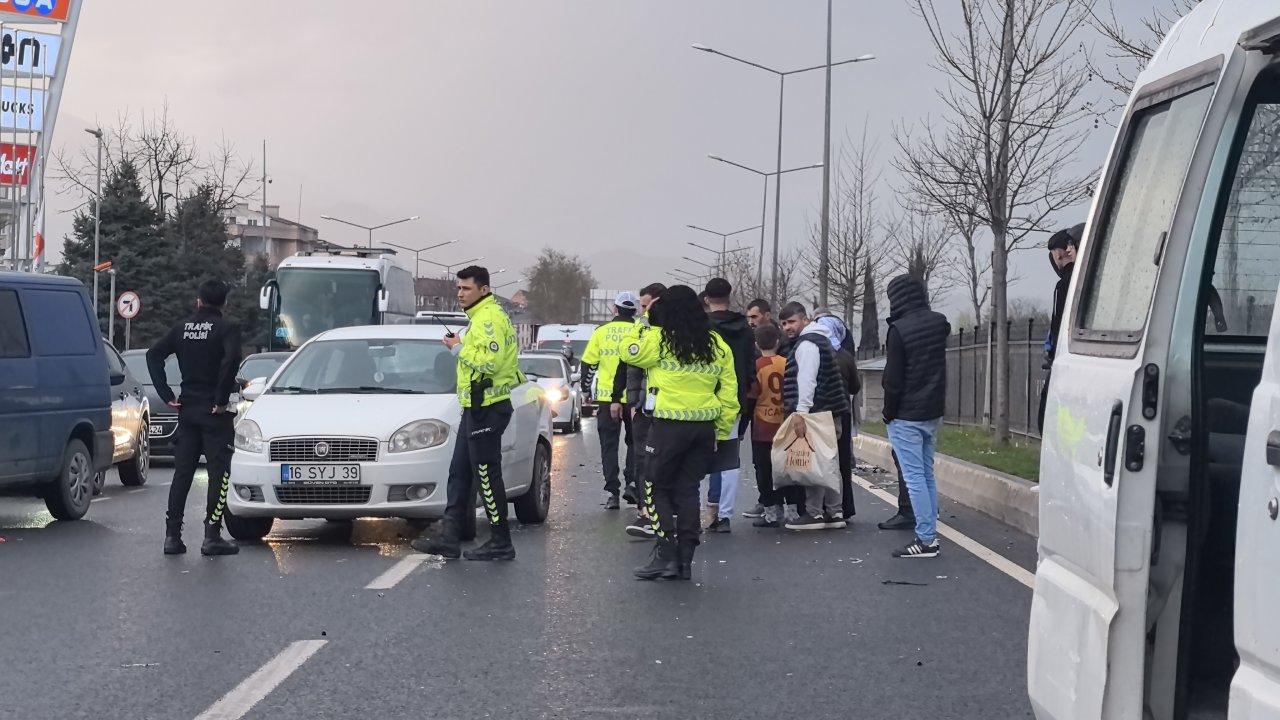 Bursa'da zincirleme trafik kazası: 4 yaralı