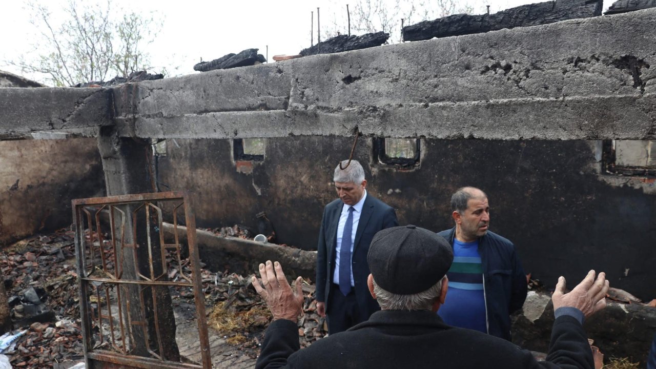 Edirne Tarım ve Orman Müdürü Bayazıt, yangın çıkan çiftlikte incelemede bulundu