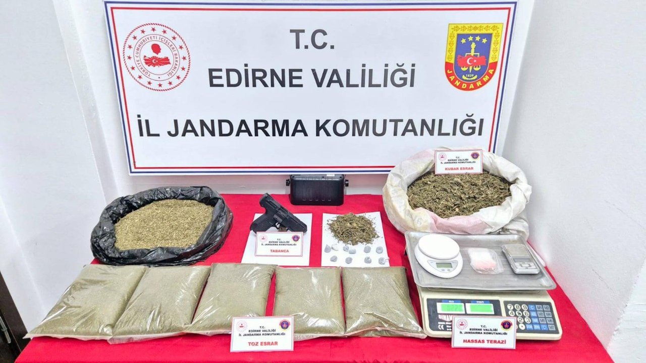 Edirne'de evlerinde uyuşturucu ele geçirilen 2 şüpheli tutuklandı