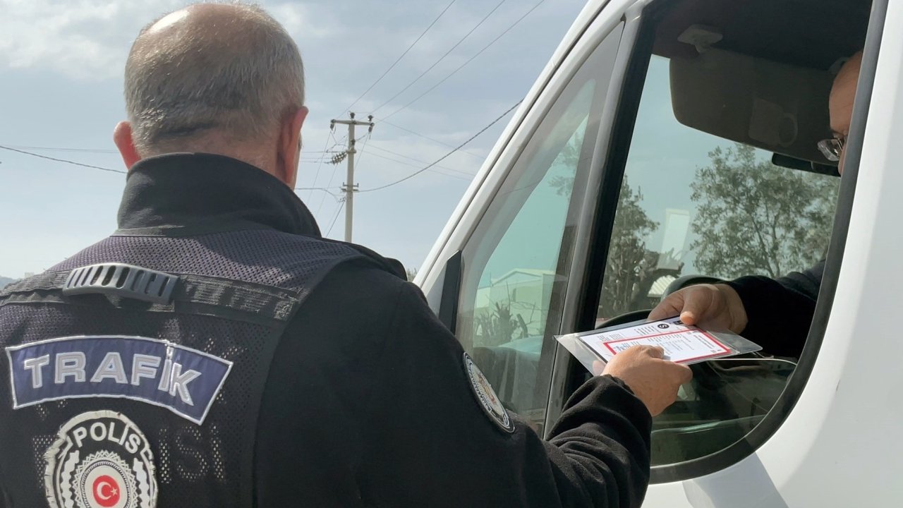 Gemlik polisinden tatilcilere 'Kurallara Uyun' uyarısı