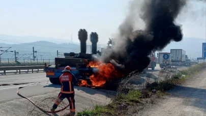 İş makinesi yüklü TIR’ın dorsesi yandı