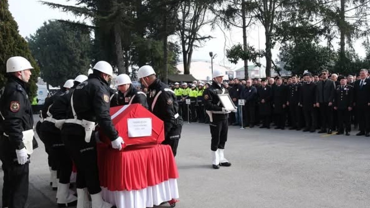 Kalp krizi geçirip yaşamını yitiren polis memuru için tören