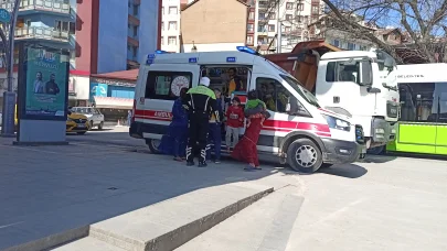 Kocaeli - Ambulansın çarptığı çocuğun annesi tedaviyi kabul etmedi / Video eklendi 