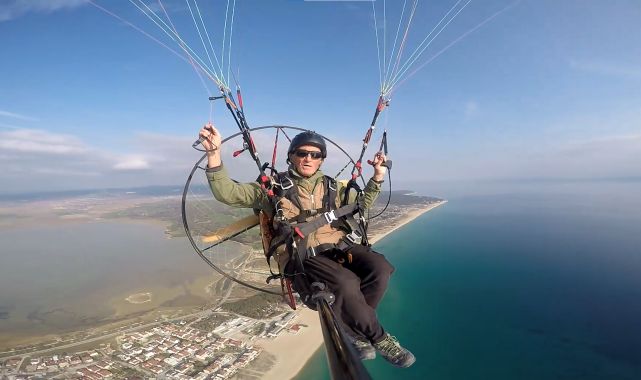 Paramotor pilotundan gökyüzünde ‘ramazan’ mesajı