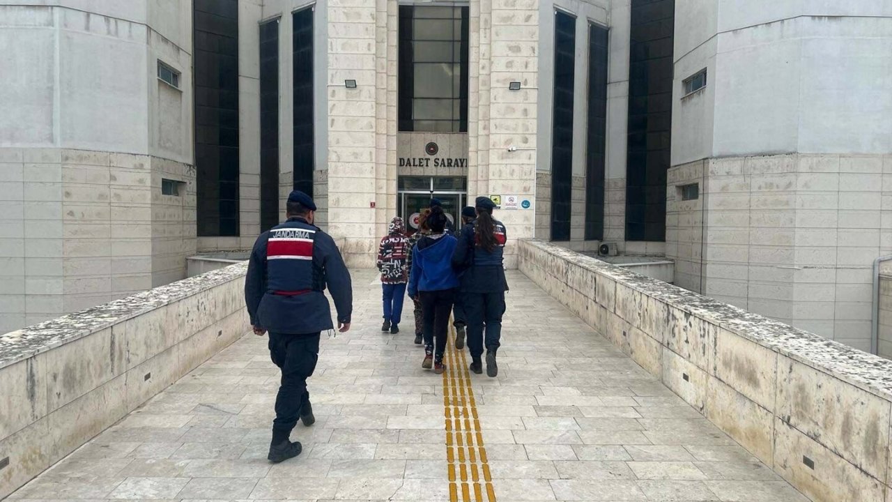 Balıkesir'de 200 bin TL'lik kablo hırsızlığına 3 tutuklama