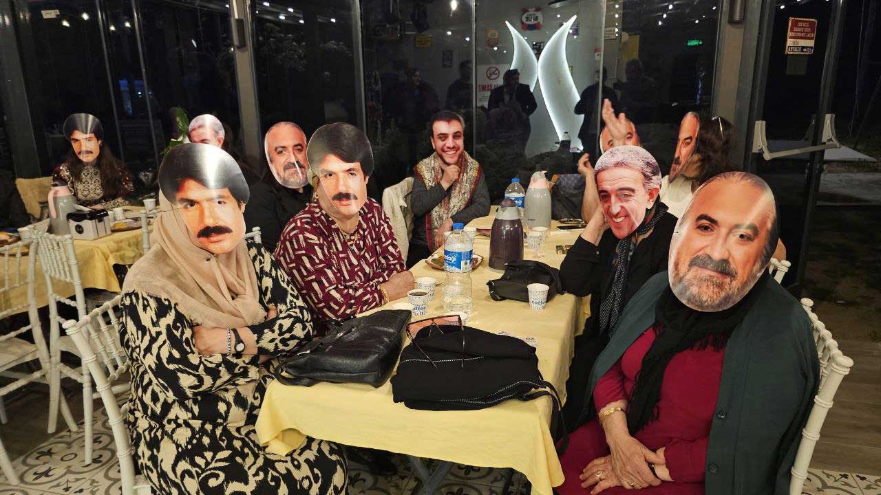 Edirneli kadınlar, sevilen sanatçıları 'Maskeli Ünlüler Gecesi' ile andı