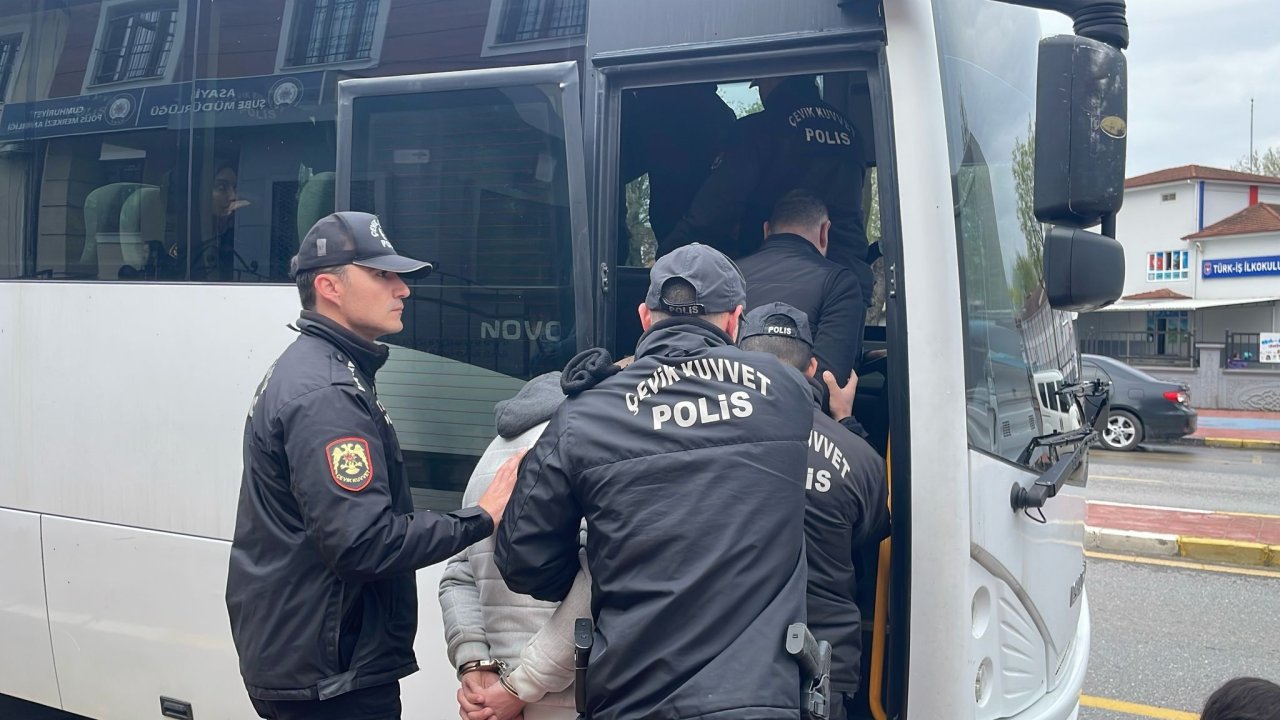 Sakarya'da 5 kişinin öldüğü silahlı kavgaya ilişkin 3 şüpheli daha adliyede