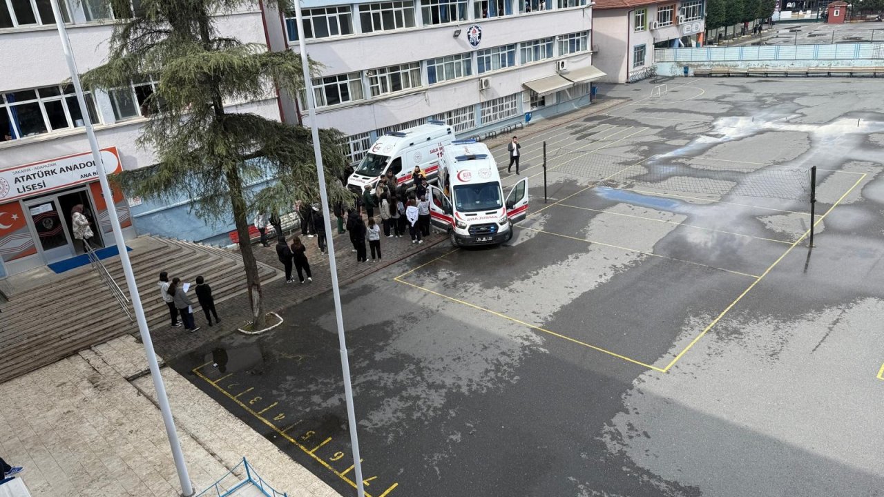Sakarya'da 9 öğrenci, gıda zehirlenmesi şüphesiyle hastanelik oldu