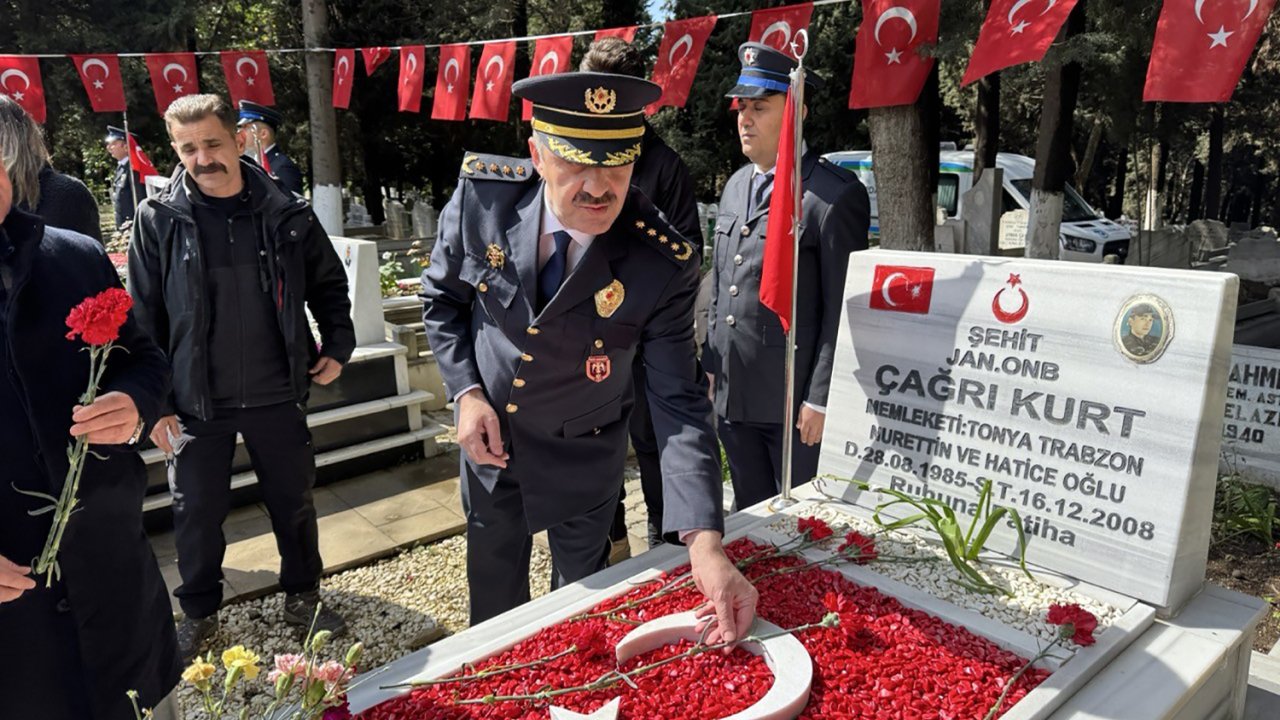 Tekirdağ'da, polis haftası nedeniyle şehitlikte anma