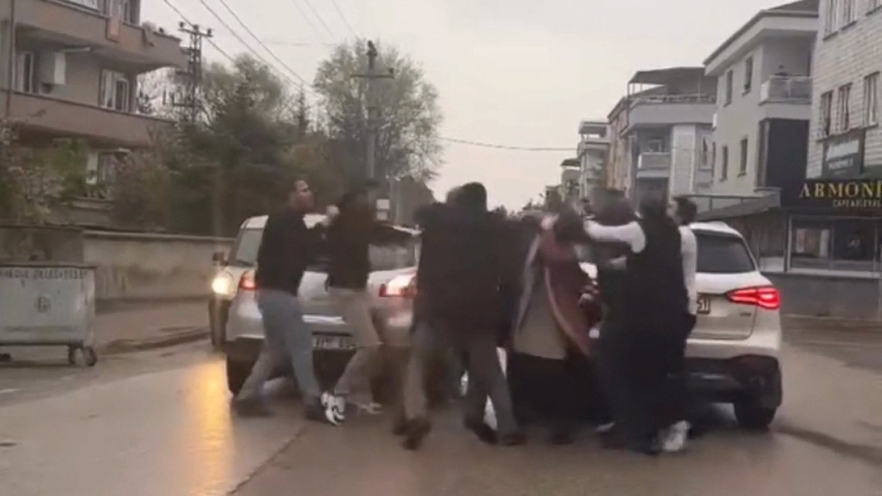 'Yol verme’ tartışması yumruklu kavgaya dönüştü: 1 yaralı