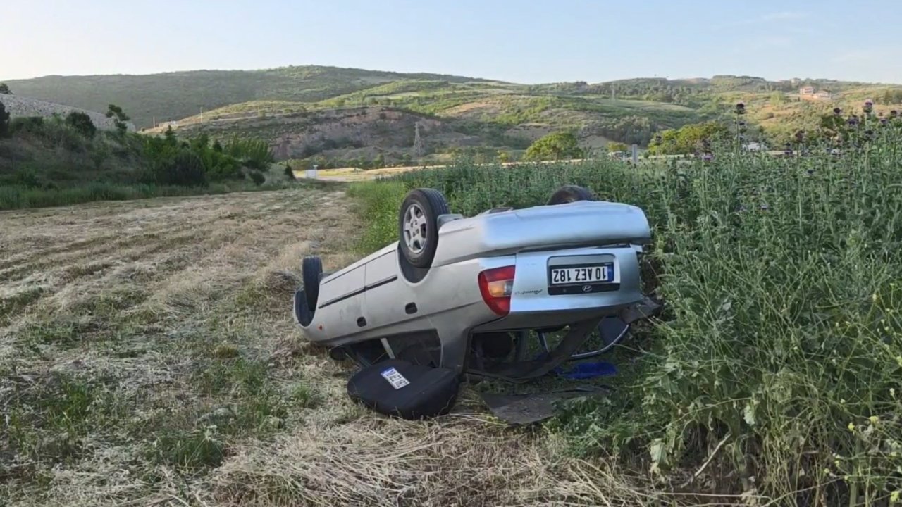Bursa'da otomobil, şarampole yuvarlandı: 5 yaralı
