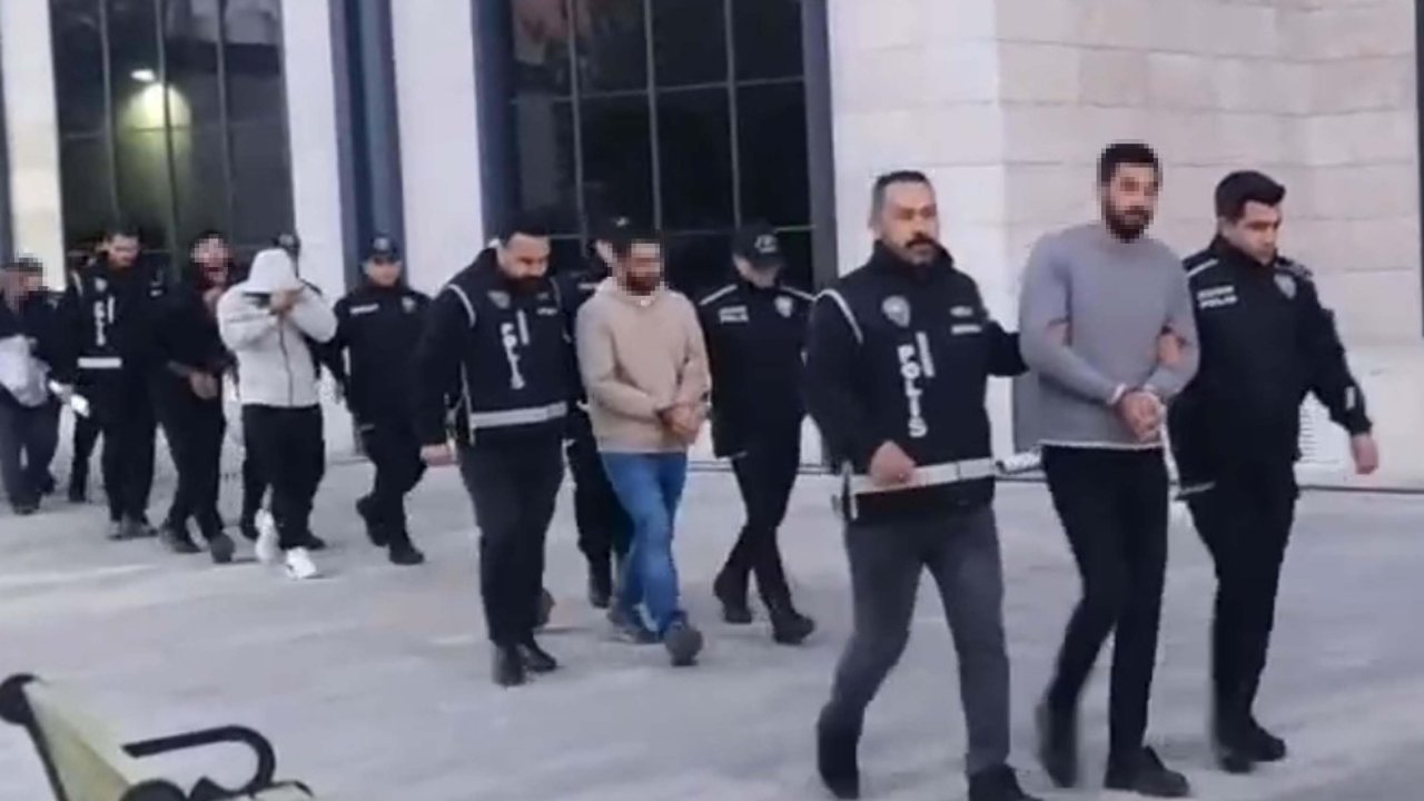 Gökçeada'da 2 aileye yönelik 'nitelikli yağma' operasyonunda 9 tutuklama