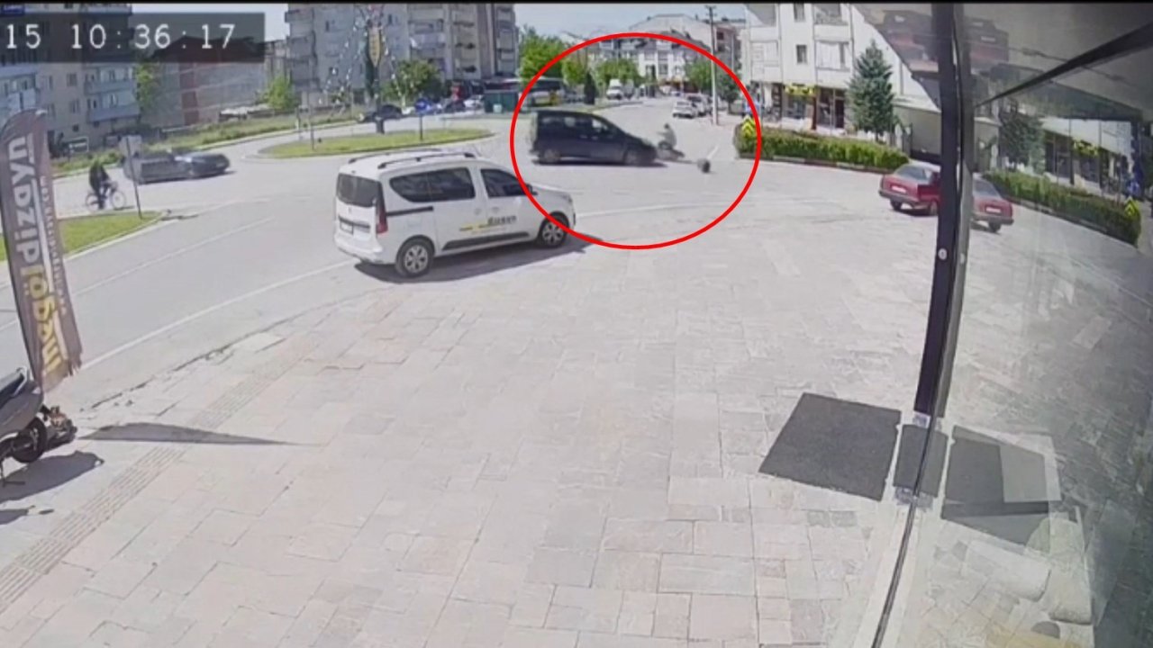 Motosiklet sürücüsü muhtarın ağır yaralandığı kaza kamerada