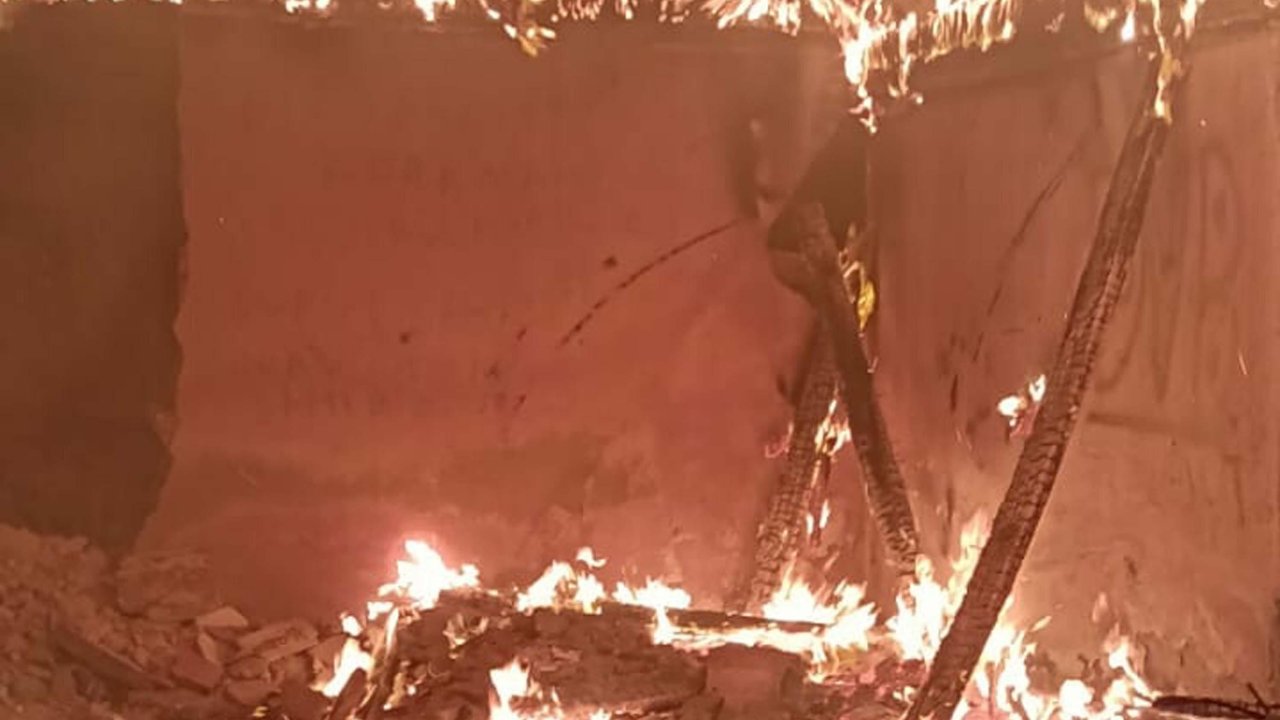 Edremit eski Verem Savaş Dispanseri'nde yangın