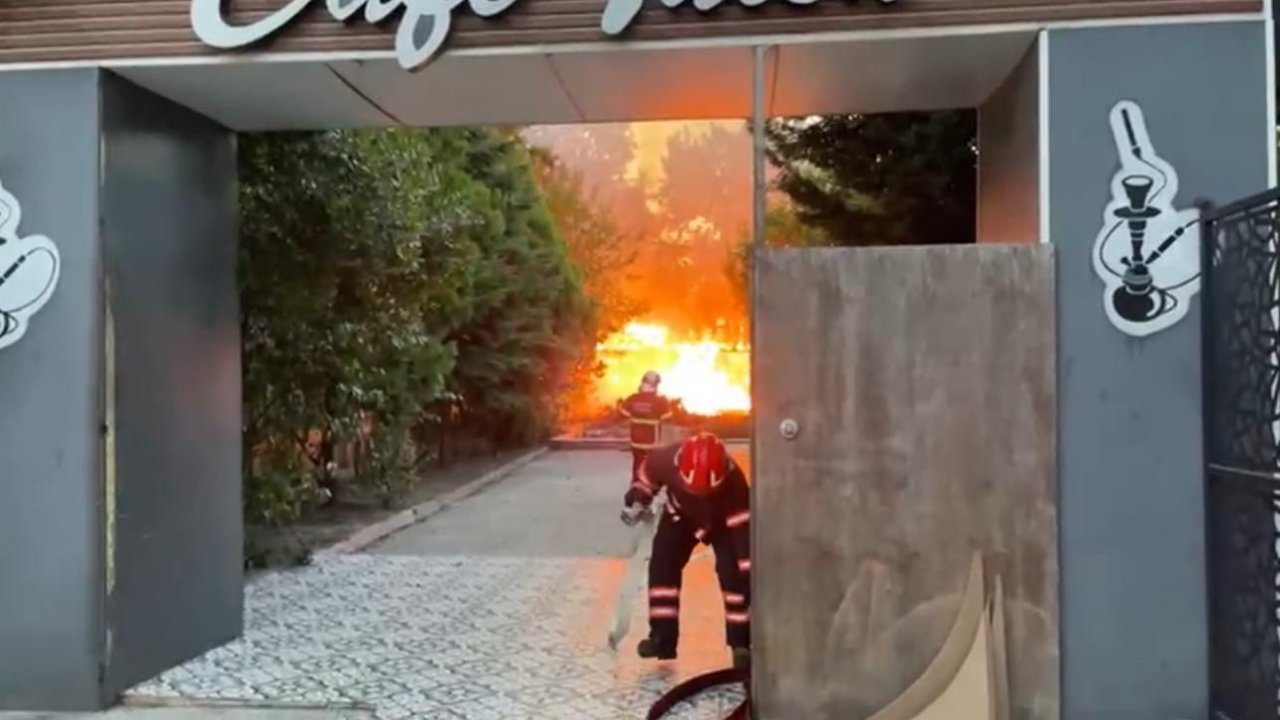 Sakarya'da kafede çıkan yangın korkuttu