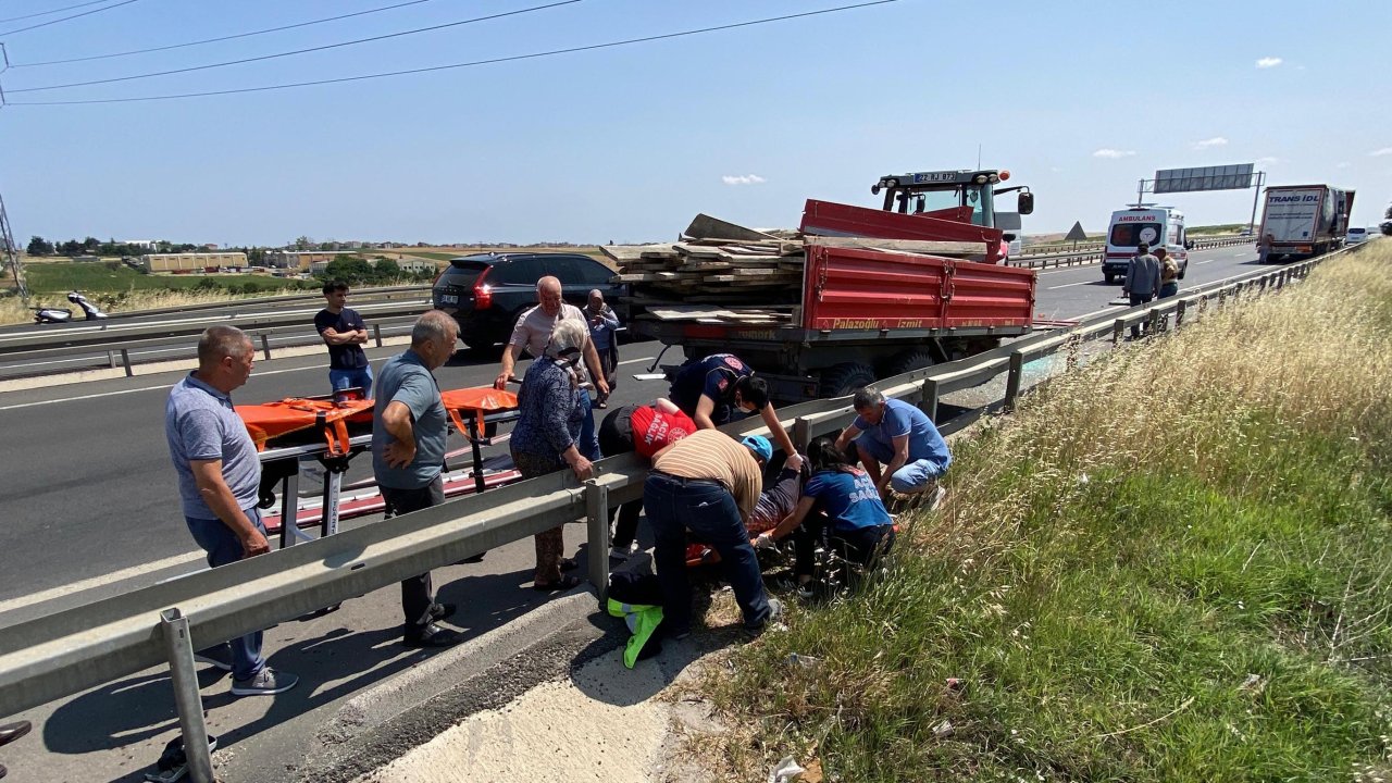 TIR, traktör çarpıştı; 2 yaralı