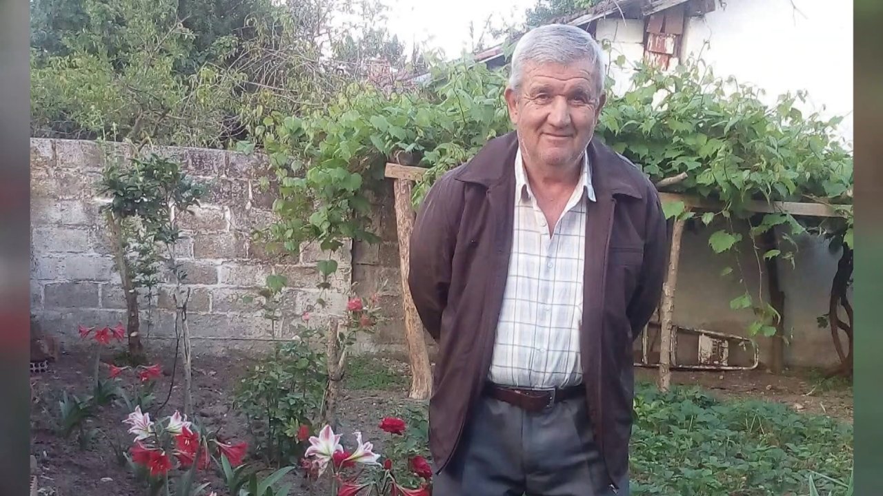 Devrilen traktörün sürücüsü öldü