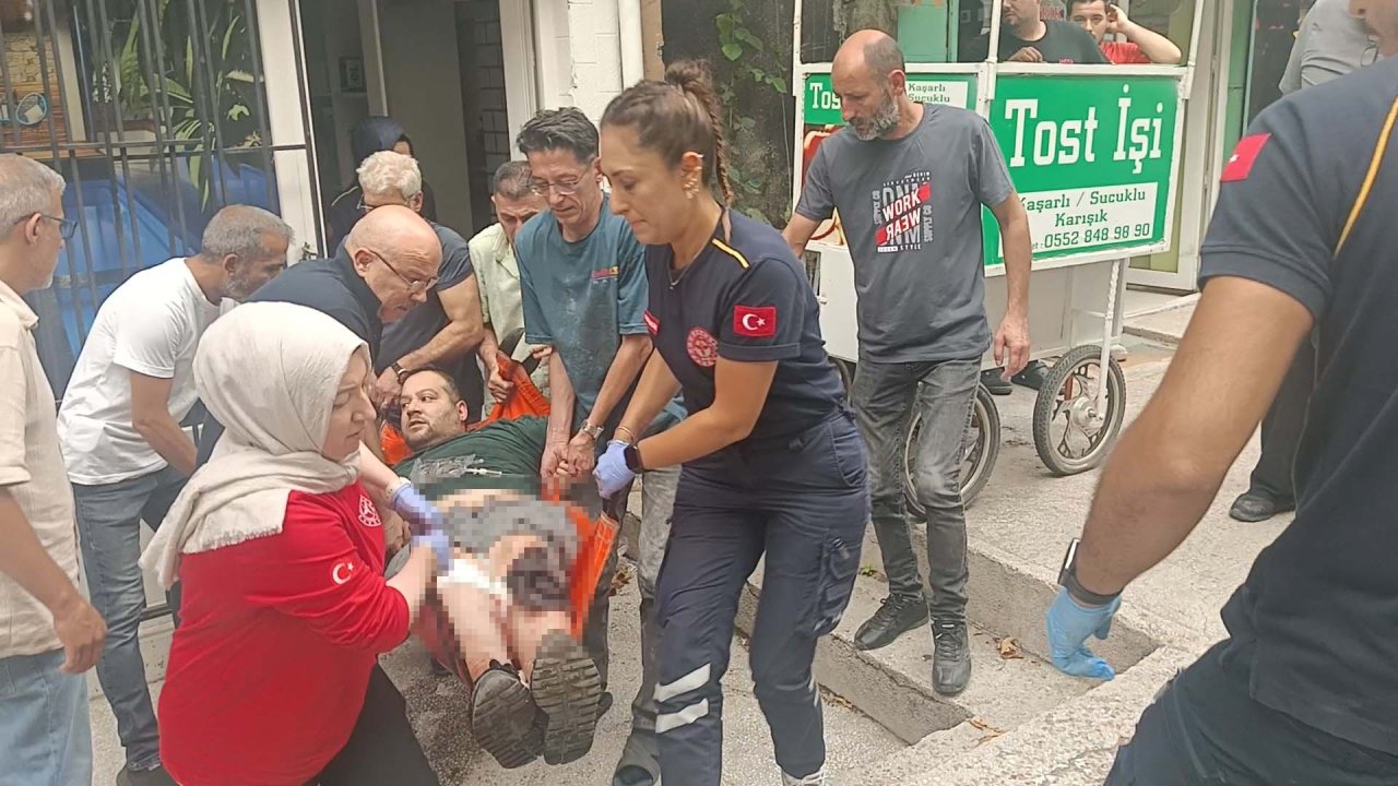 Husumetlisini, iş yerinde silahla bacaklarından yaraladı