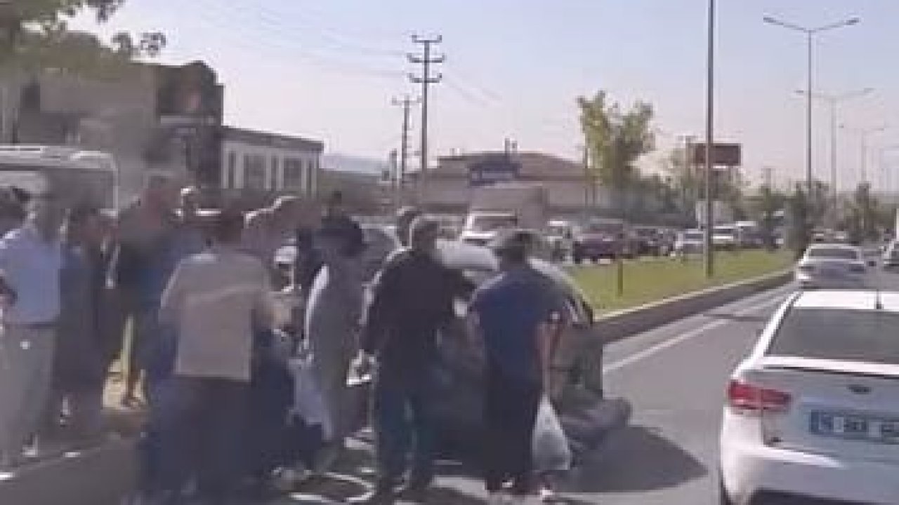 TIR ile 4 otomobilin karıştığı kazada 7 kişi yaralandı