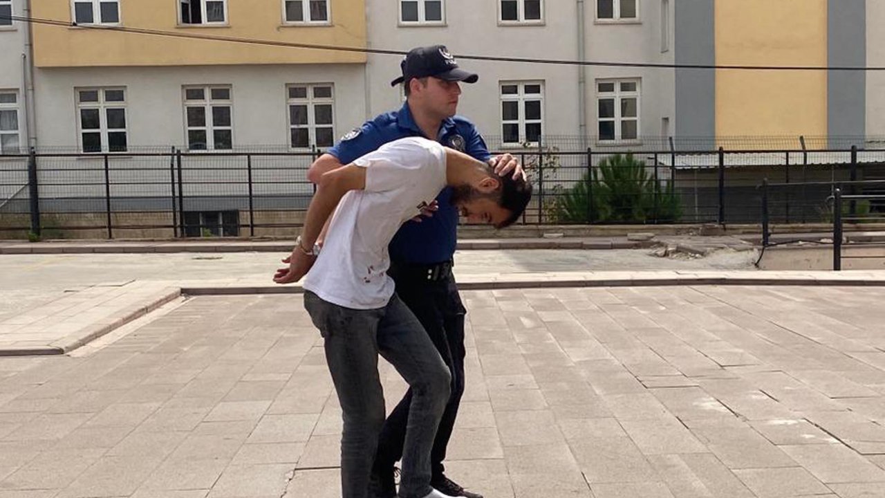 Çorlu'da polisin serçe parmağını ısırıp kopardı