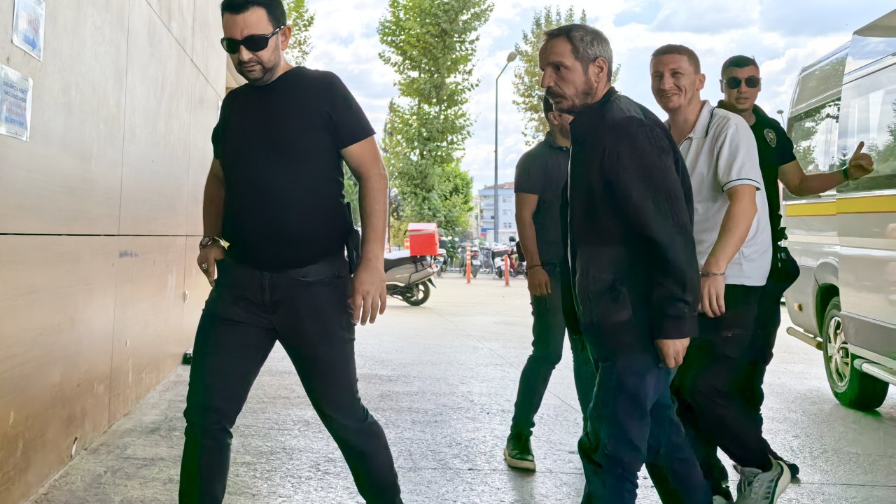 Firari hükümlüler sokakta yürürken yakalandı
