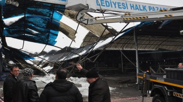 Pazar Yerinin Çatısı Çöktü