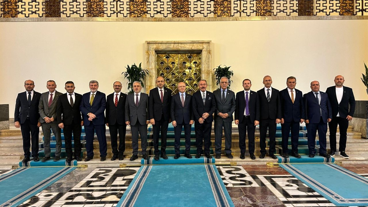 AK Parti Bursa’da iki ilçe başkanlığına yeni atama