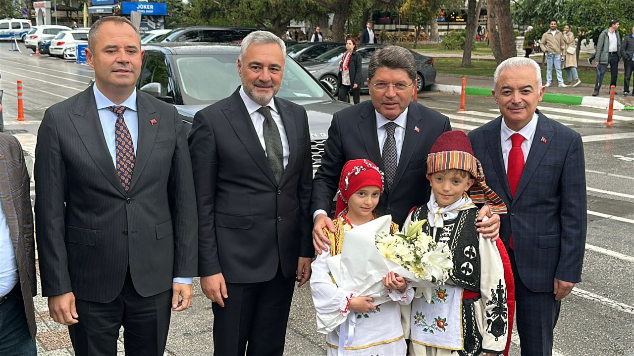 Bakan Tunç: Alıkoyduğunuz insan hakları savunucularını serbest bırakmanız gerekir