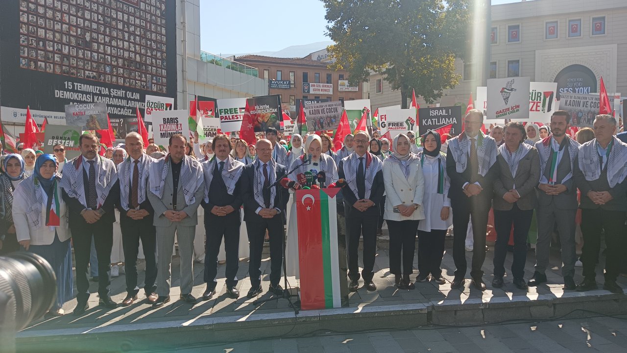 Bursa'da kadınlar 'Gazze İçin Sessiz Çığlık' etkinliğinde buluştu