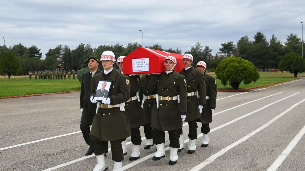 Otomobil gasbetti, 2 kişiyi öldürüp, 2'si polis 7 kişiyi yaraladı; çatışmada etkisiz hale getirildi
