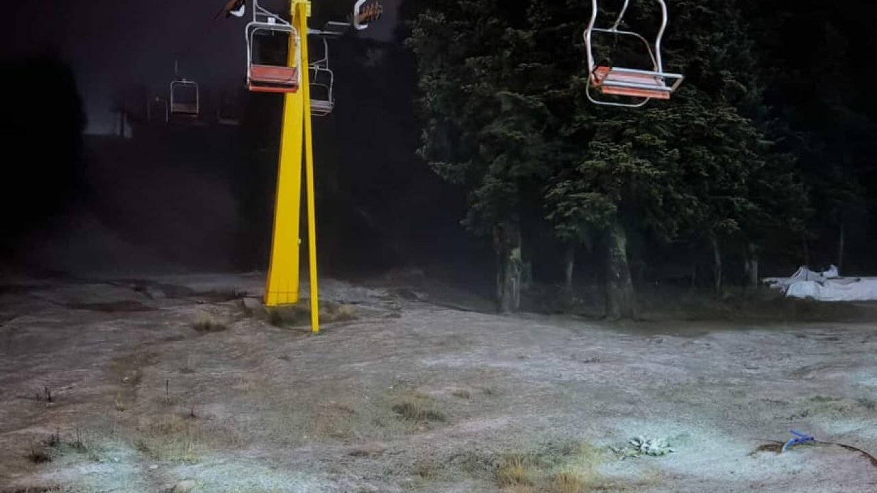 Uludağ'ın zirvesi beyaza büründü