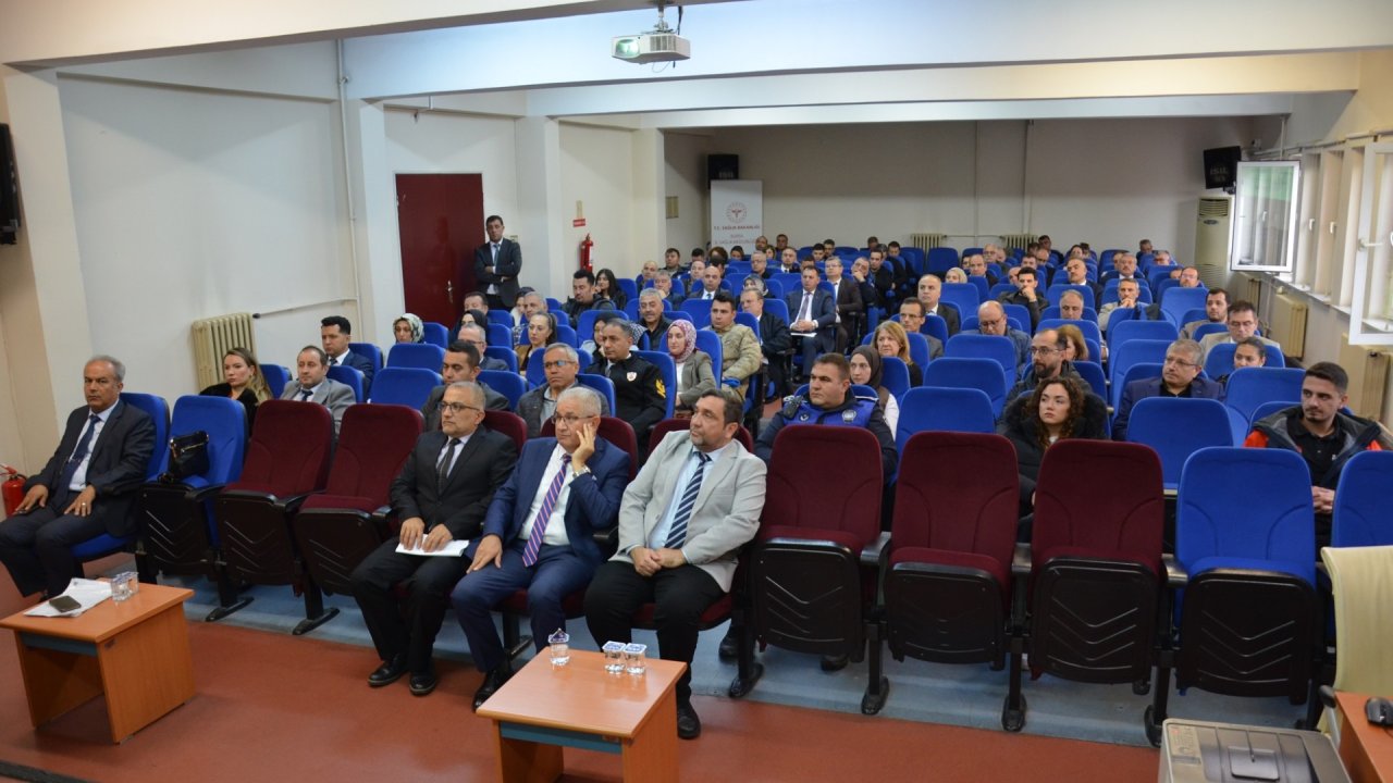 Bursa'da, kapalı alanda tütün ürünleri kullanımını denetleyen görevlilere hizmet içi eğitim