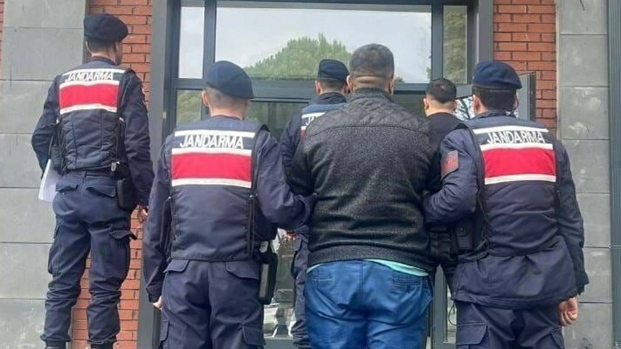 Çanakkale’de 6 organizatör ve 56 kaçak göçmen yakalandı