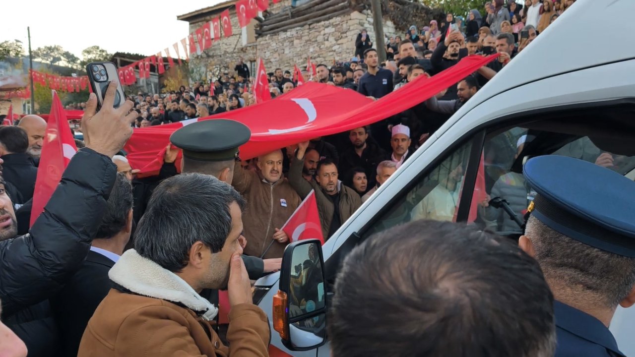 Düşen uçakta şehit olan 2 askerin cenazesi Bursa’ya getirildi