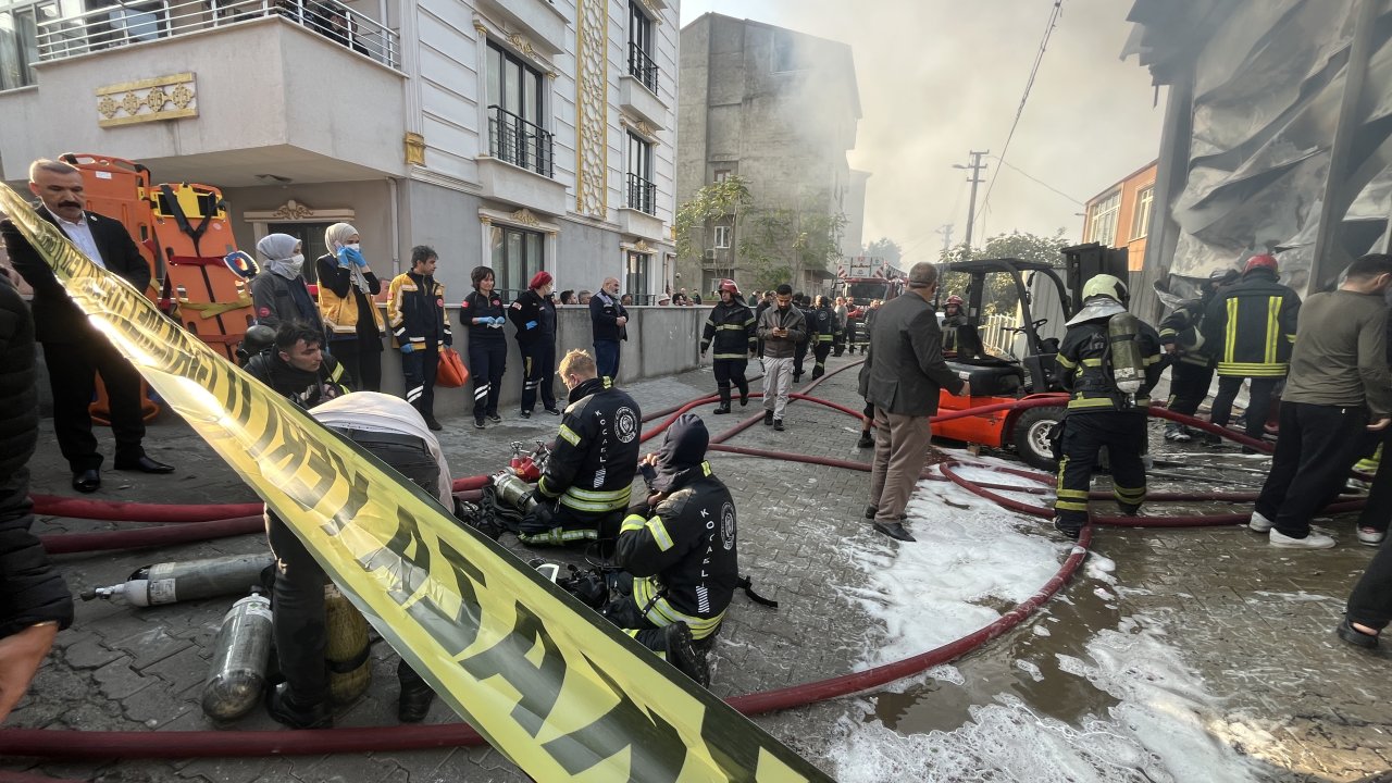Kocaeli'de depo yangını