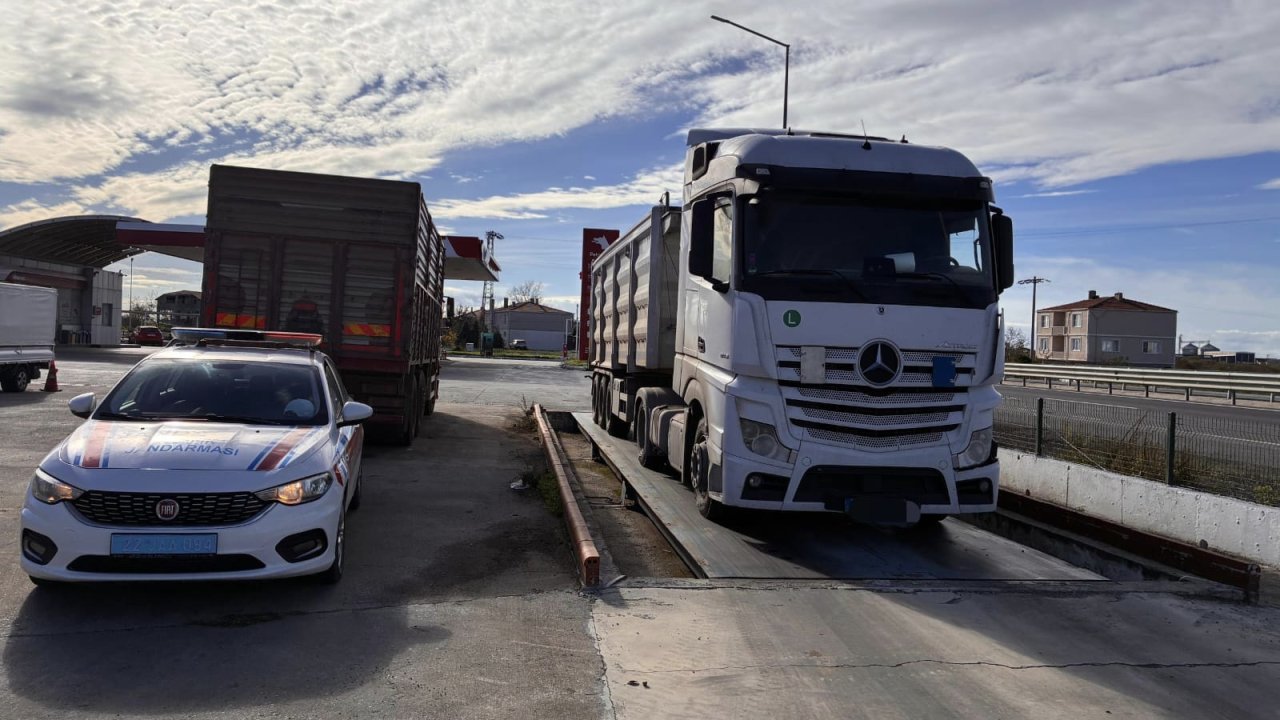 Taşıma sınırını aşan, belgesiz kamyon sürücüsüne 59 bin 526 TL ceza