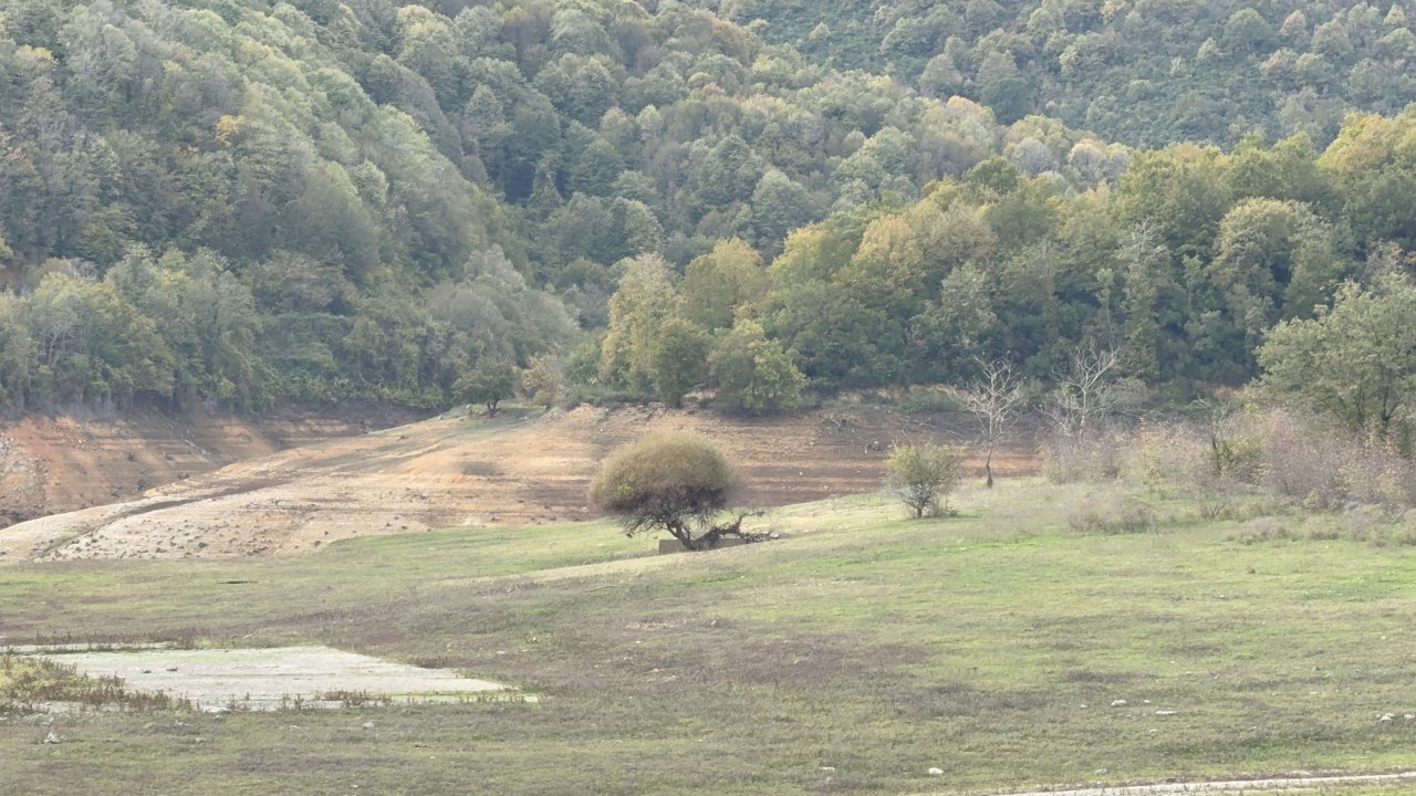 Yalova'nın 20 günlük suyu kaldı; kenti besleyen baraj dronla görüntülendi