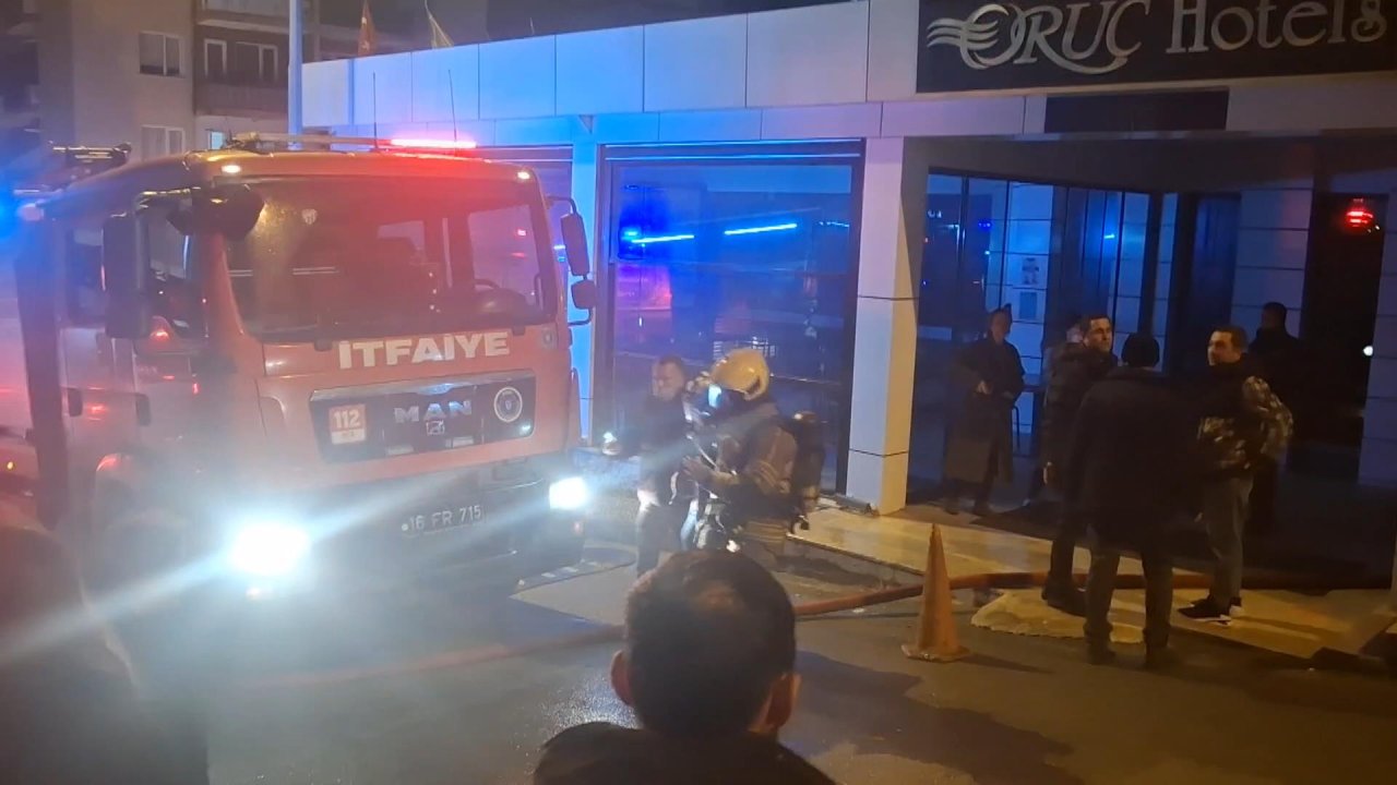 Bursa'da 7 katlı otelde yangın paniği: 8 kişi dumandan etkilendi