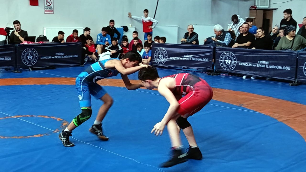 6 Şubat depremlerinde hayatını kaybeden sporcular, Edirne’deki şampiyonada anıldı