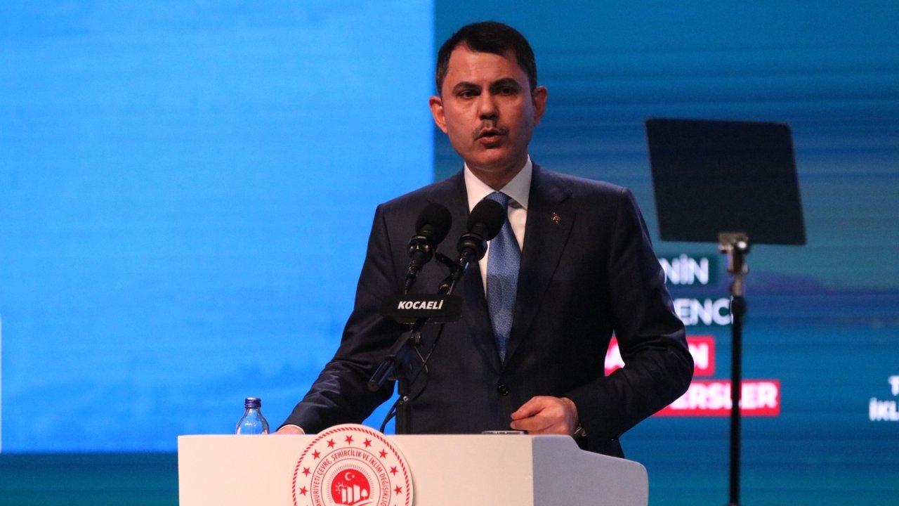 Bakan Kurum: Belediyelerinizde yolsuzluğun kitabını yazdınız