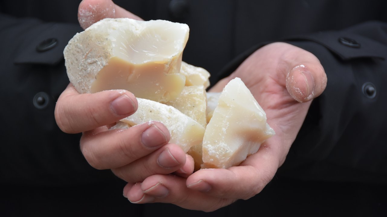 Binaların sıvılaşan zeminleri ‘bor’ katkılı formül enjekte edilerek depreme karşı güçlendiriliyor