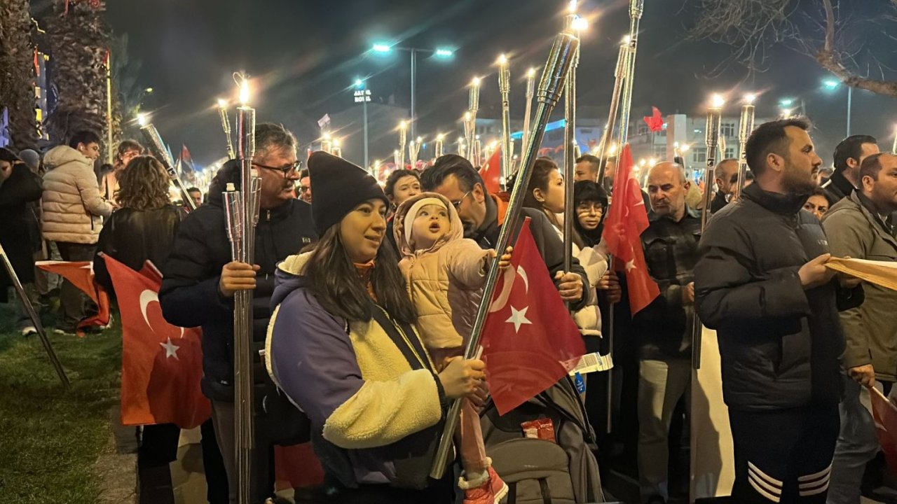 Çanakkale Deniz Zaferi'nin 111'inci yıl dönümü kutlanıyor