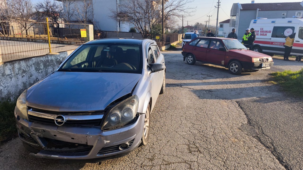 Edirne’de 2 otomobil çarpıştı: 1 yaralı