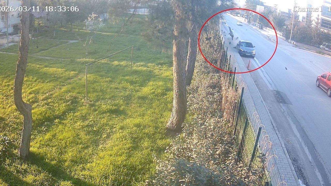Otomobilin çarptığı bisikletlinin öldüğü kazanın görüntüleri ortaya çıktı
